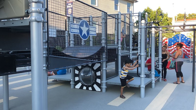 17th St Playground photo 2