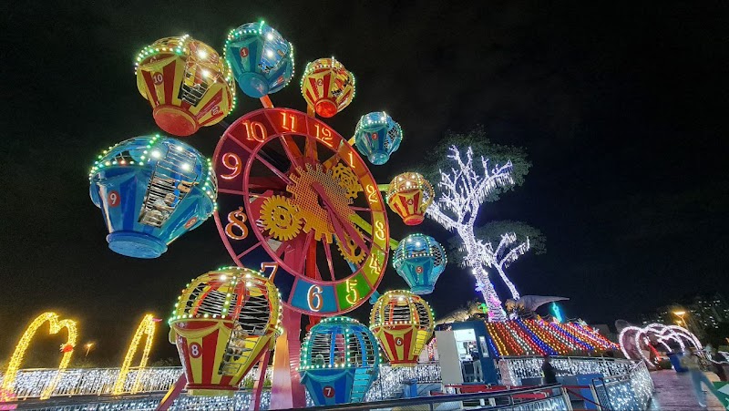 99 Wonderland Park