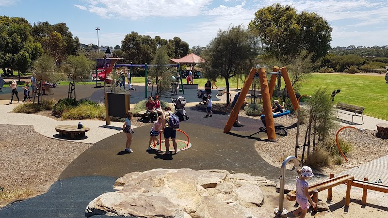A E Young Reserve / Jubilee Park photo 3
