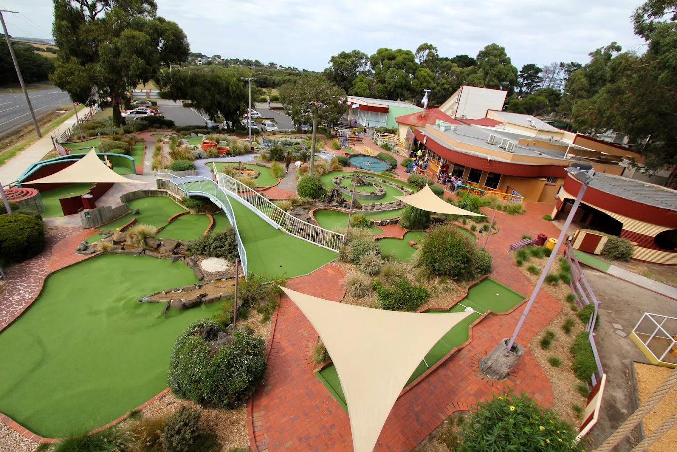 A Maze 'N Things