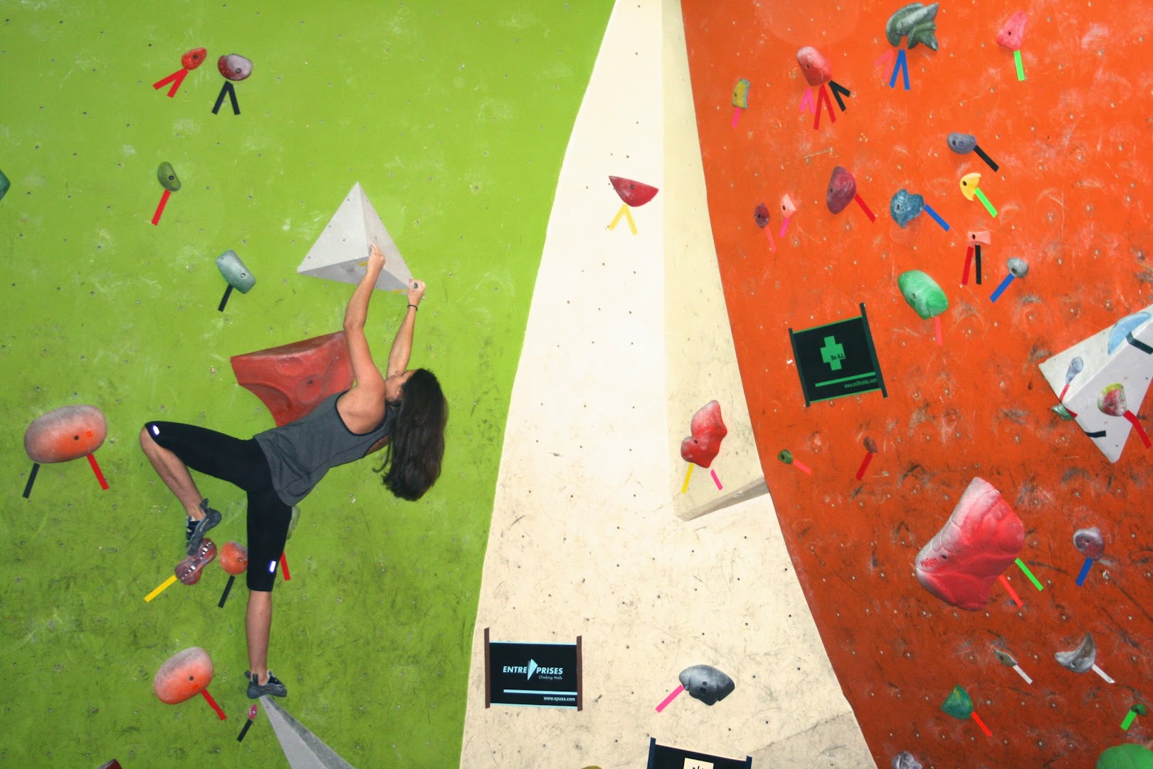 ACTIVE CLIMBING - Indoor Rock Climbing Gym photo 2