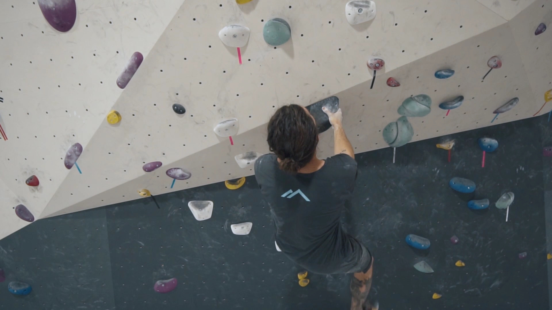 Alpine Indoor Climbing - Robina photo 2