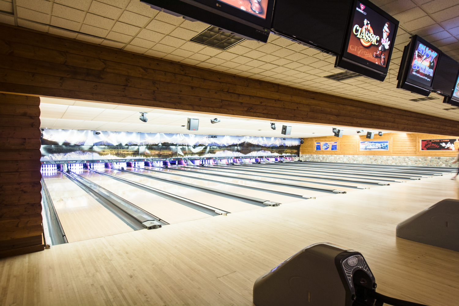Alpine Lanes and Avalanche Grill photo 2