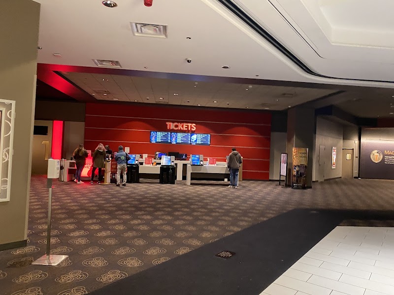 AMC DINE-IN Block 37 photo 3