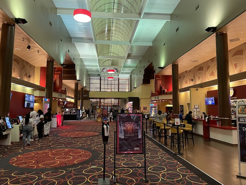 AMC Fountains 18