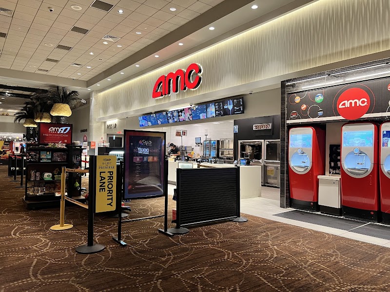 AMC Lincoln Square 13 photo 3
