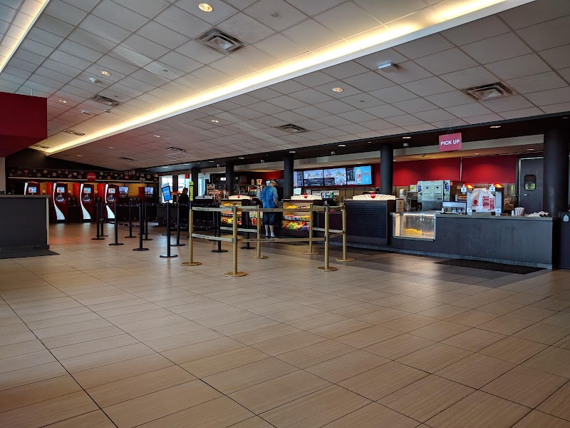 AMC Roosevelt Field 8