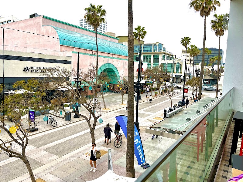 AMC Santa Monica 7