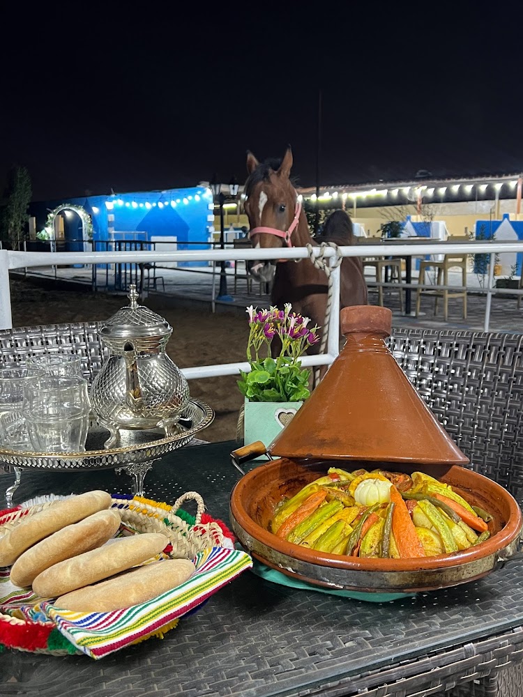 Amrasana horsing istable photo 2