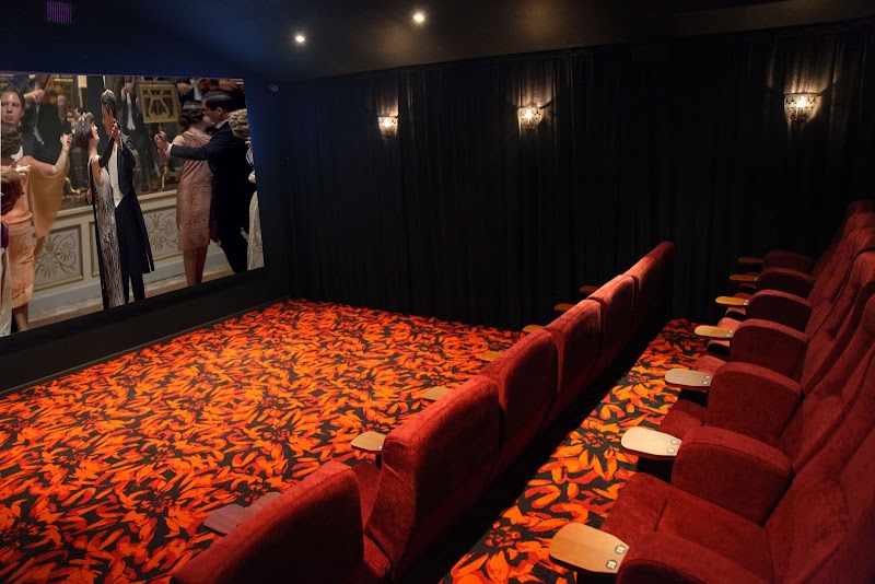 Apollo Lincoln Cinema