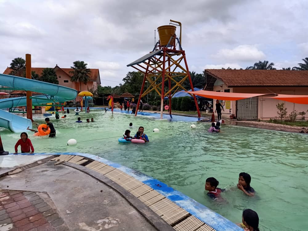 Asahan Water Theme Park photo 2