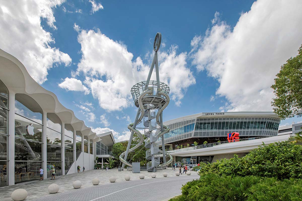 Aventura Slide Tower