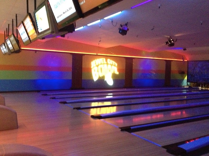 Back Alley Bowling - Glendale photo 2