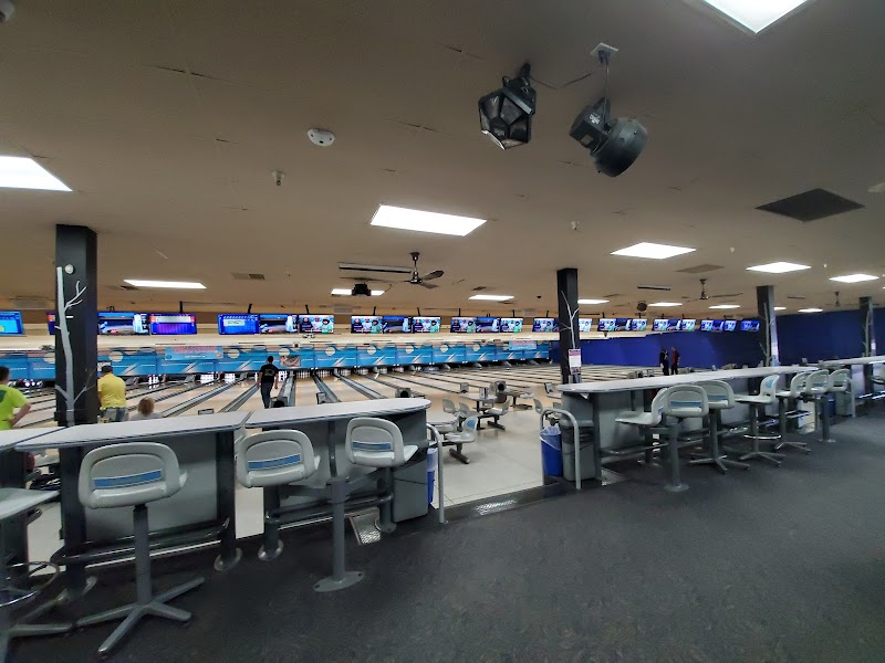 Back Alley Bowling - Northridge photo 3