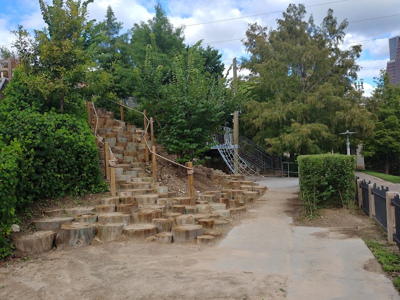 Barbara Fish Daniel Nature Play Area and Picnic Pavilion photo 2