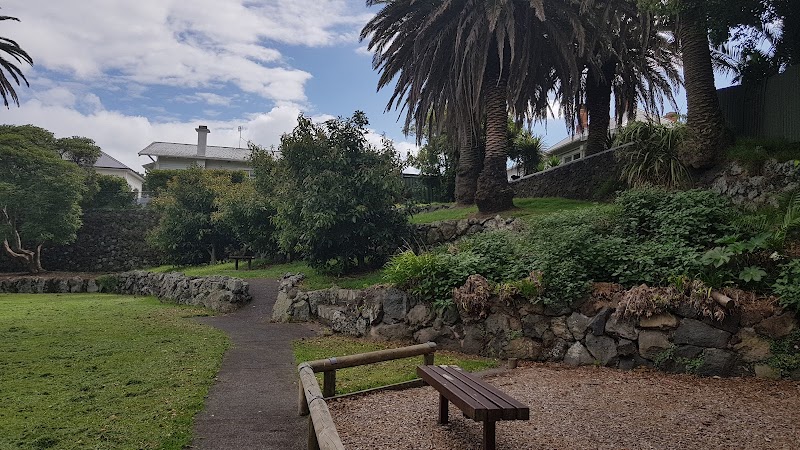 Bellevue Reserve photo 3