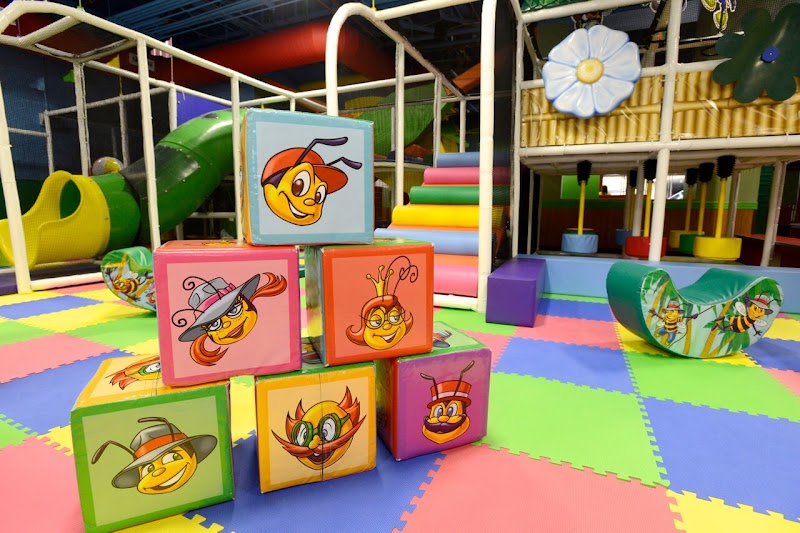 Billy Beez Bay Plaza Mall photo 3