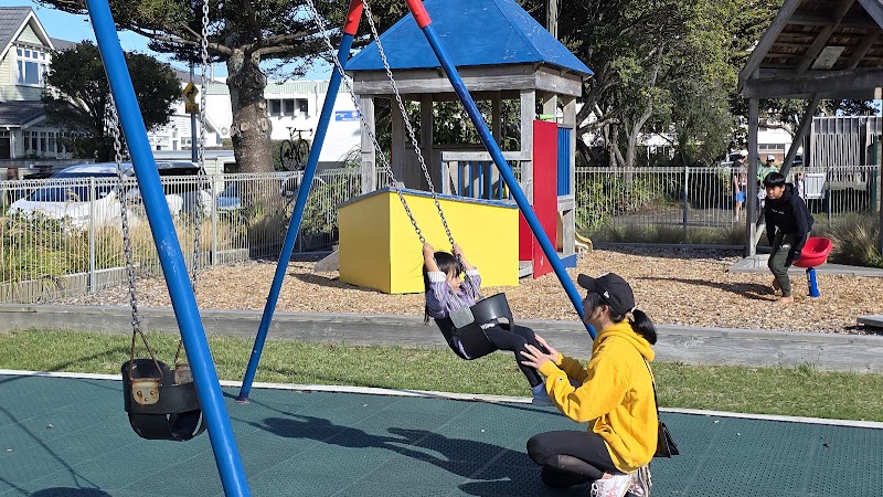 Bishop Park Playground photo 2