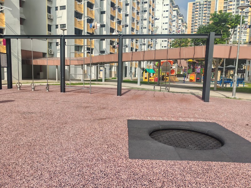 Blk 524 Ang Mo Kio Avenue 5 Playground photo 2