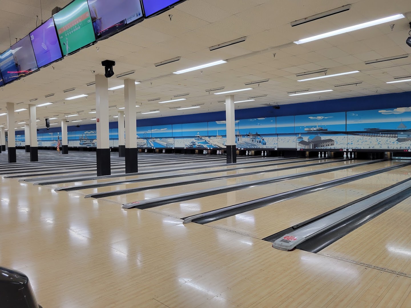 Boardwalk Bowl Entertainment Center photo 2