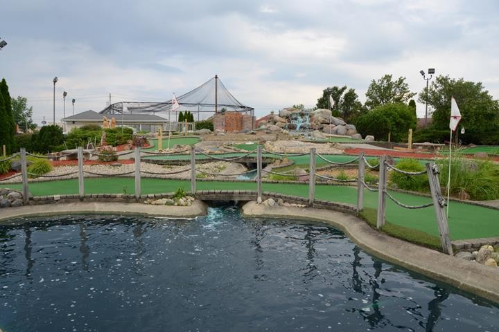 Boulder Falls Mini Golf And BatZone