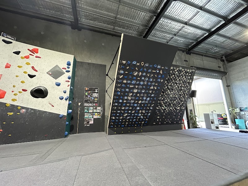 Boulder Heads: Indoor Rock Climbing/Yoga Gym, Sunshine Coast photo 3