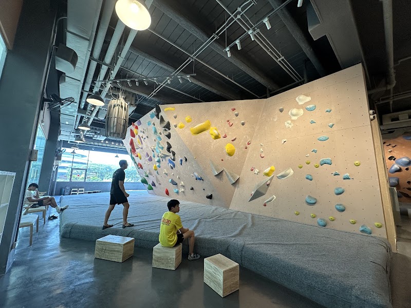 Boulder Planet Tai Seng