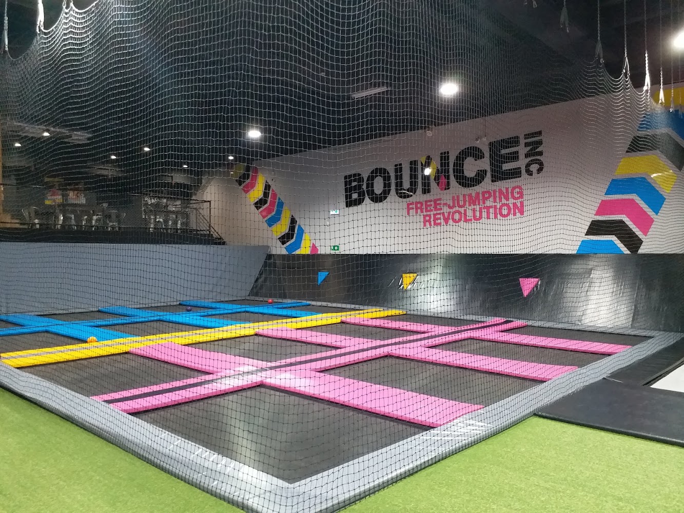 BounceInc Hong Kong - Massive Indoor Trampoline Park photo 3