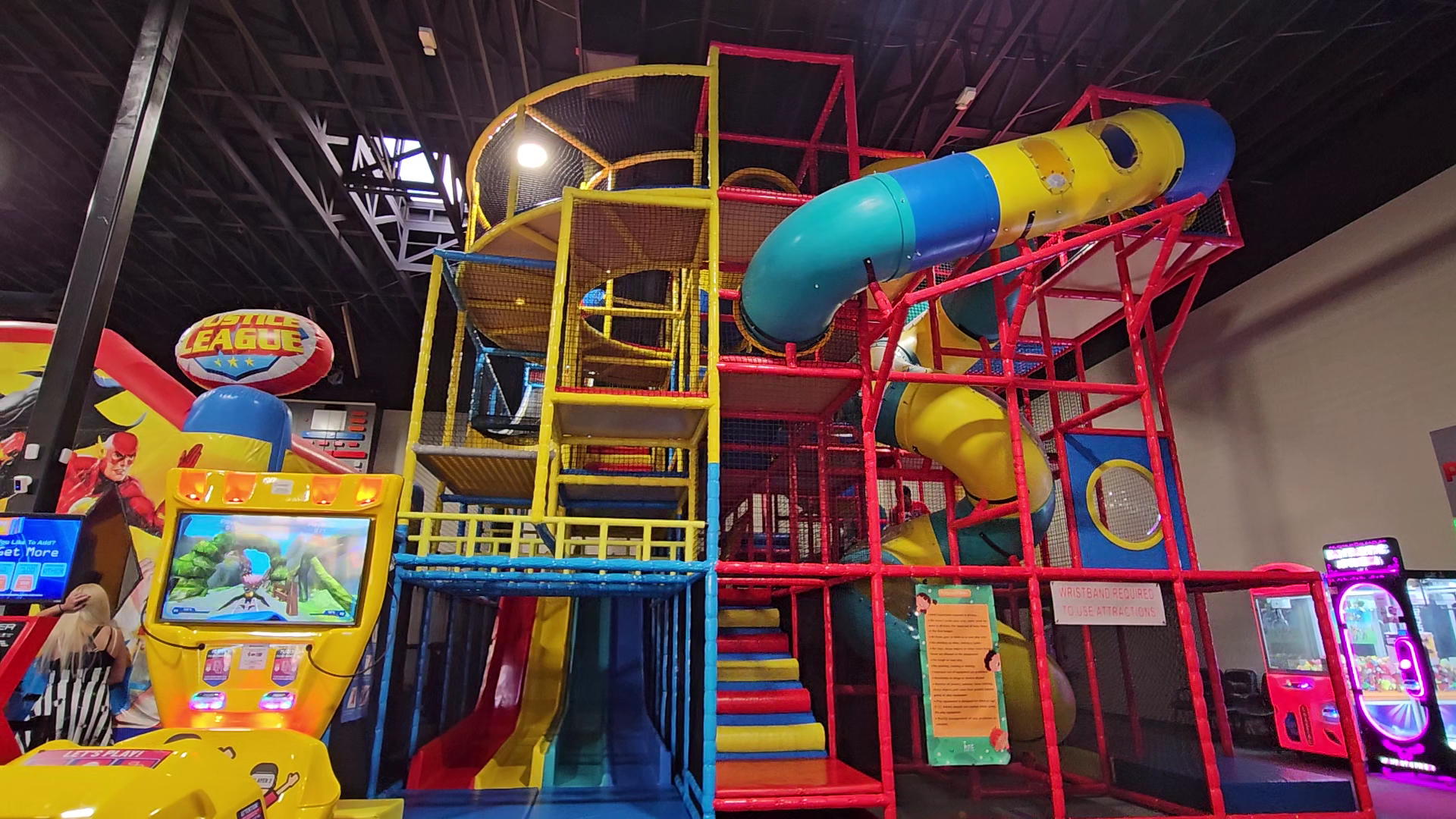 Bouncy World Indoor Mega Playland & Cafe photo 2