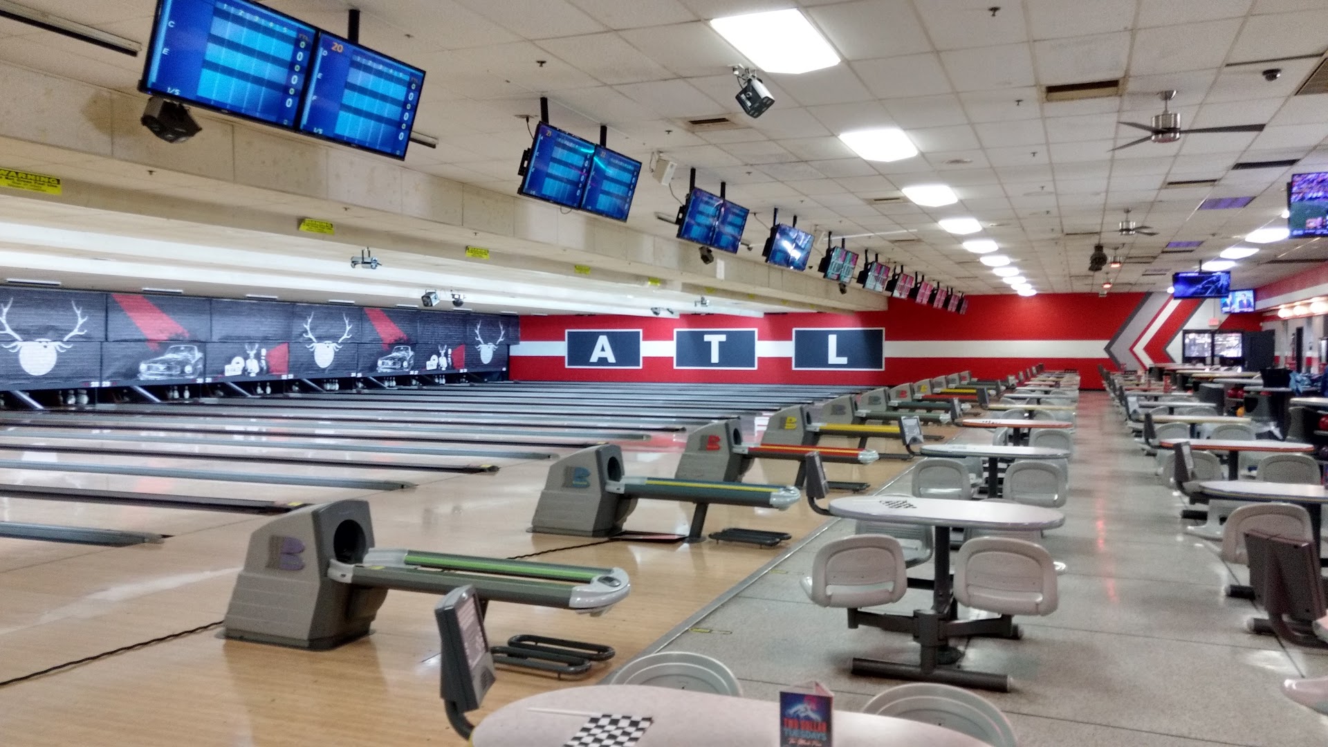 Bowlero Austell photo 3