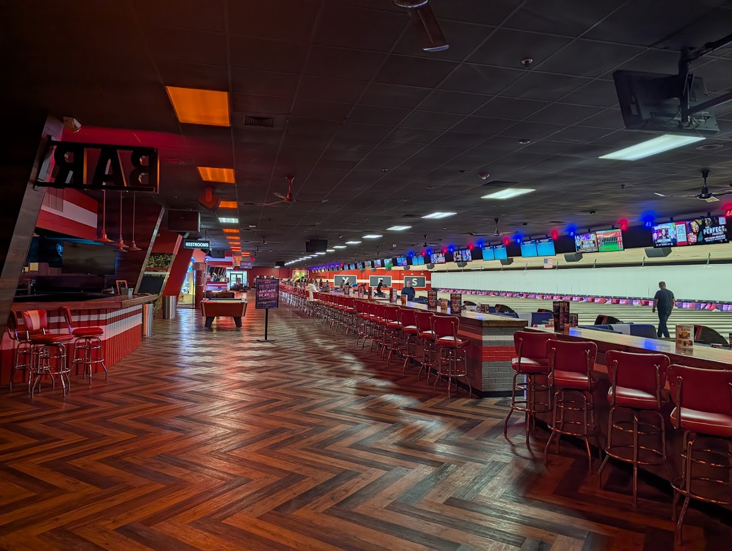 Bowlero Columbus photo 3
