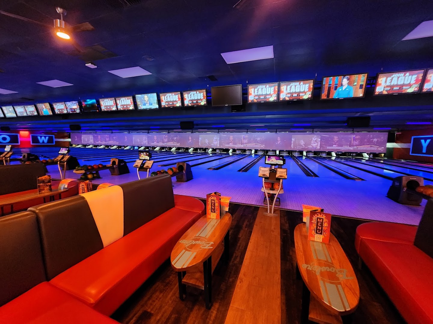 Bowlero Eden Prairie photo 3