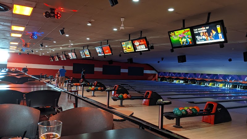 Bowlero Lyons photo 2