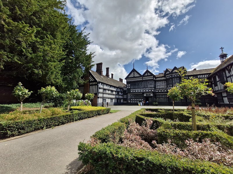 Bramhall Park & Gardens, Playground