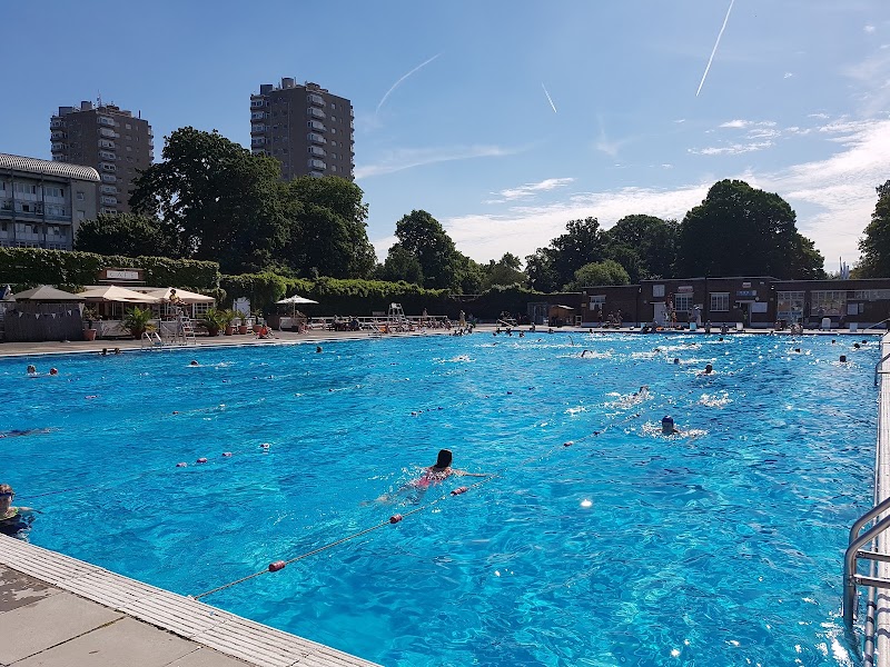 Brockwell Lido photo 2