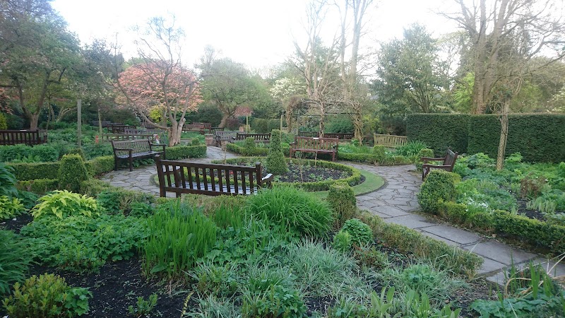 Calderstones Park photo 2