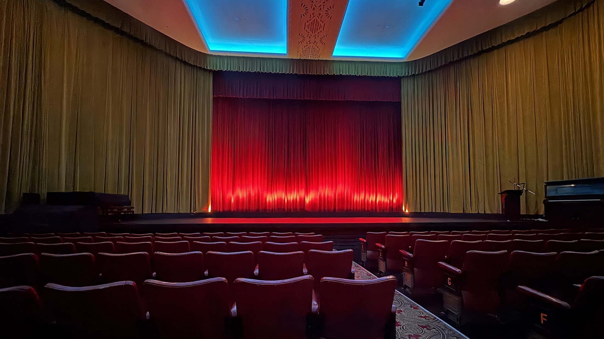 Capri Theatre photo 3