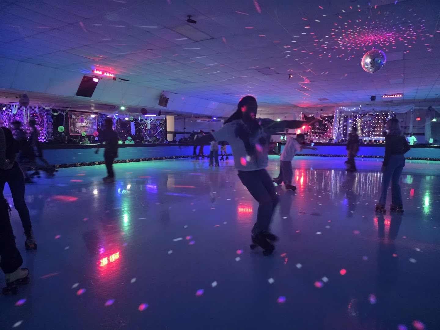 Car-Vel Skate Center
