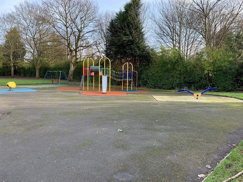 Chesterton Rd Playground