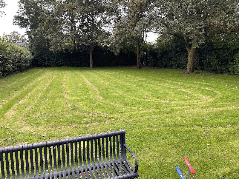 Chesterton Rd Playground photo 2