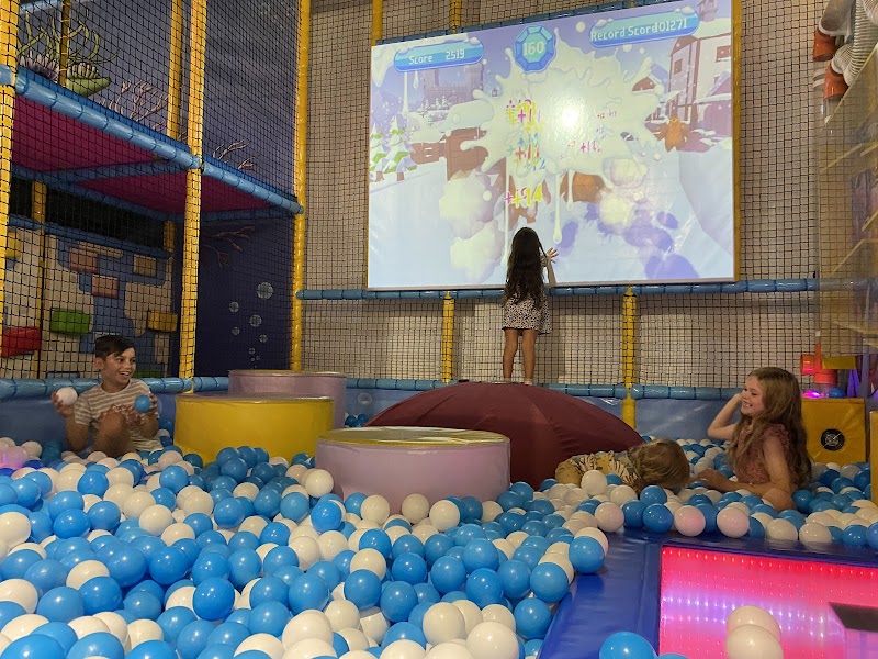 Chipmunks Playland and Cafe New Lynn photo 2