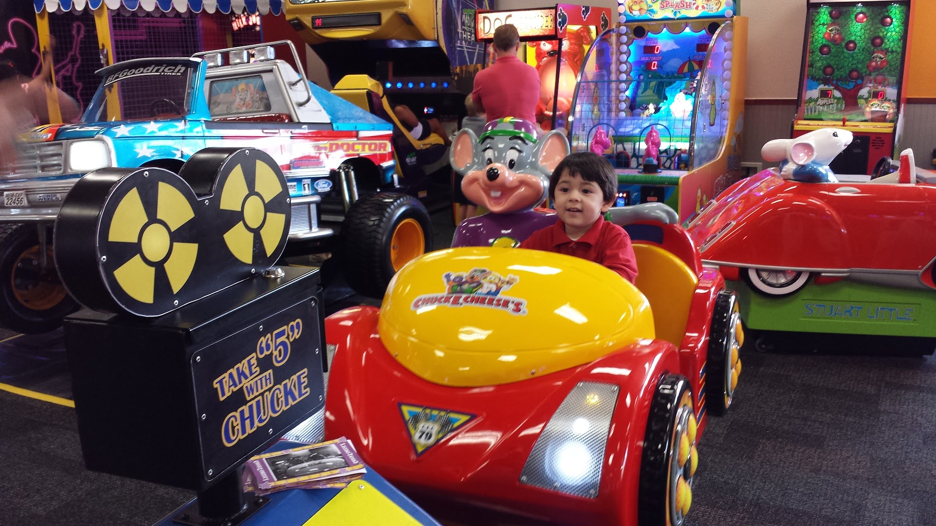 Chuck E. Cheese photo 3