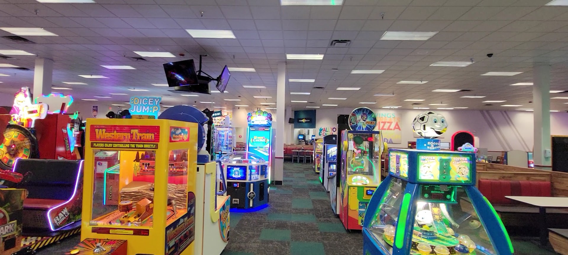 Chuck E. Cheese photo 2