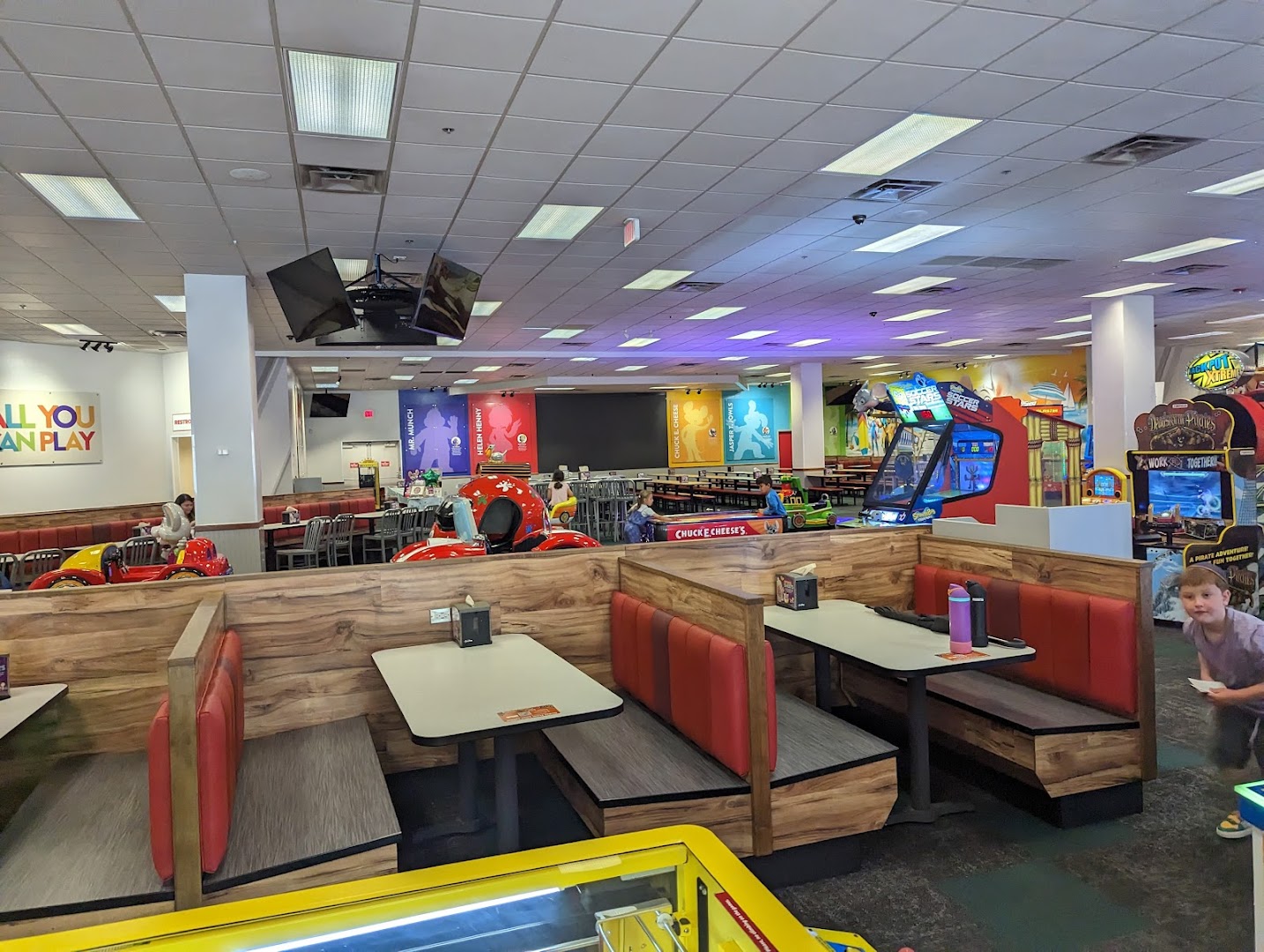 Chuck E. Cheese photo 3