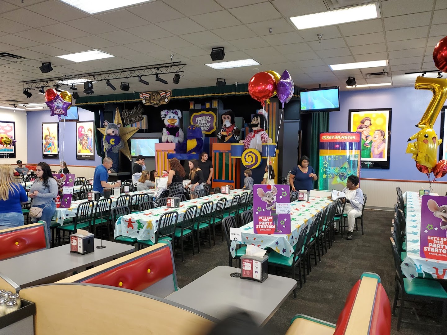 Chuck E. Cheese