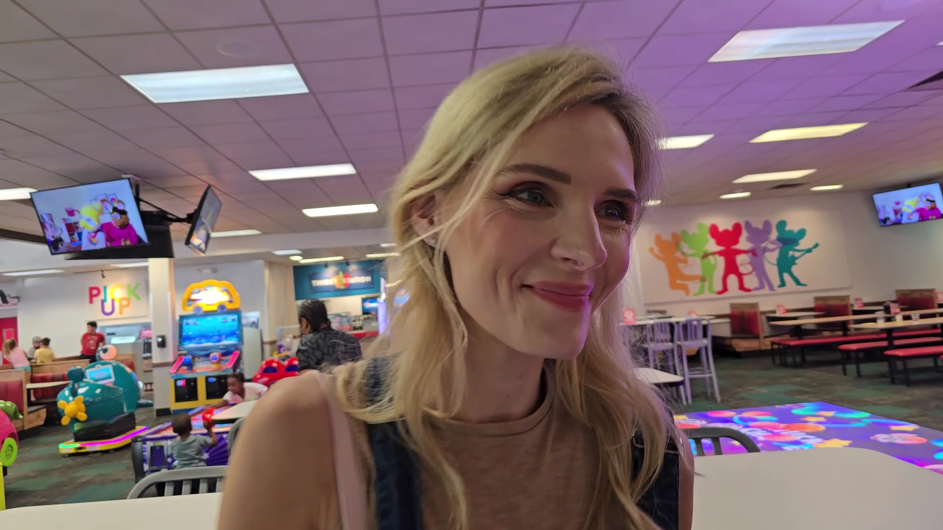 Chuck E. Cheese photo 2