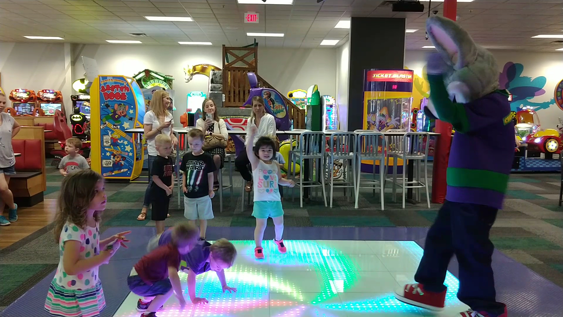 Chuck E. Cheese photo 2