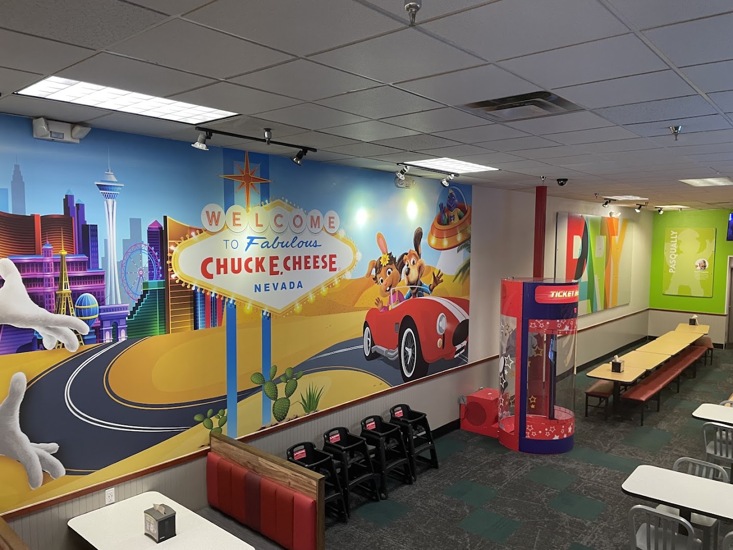 Chuck E. Cheese photo 3