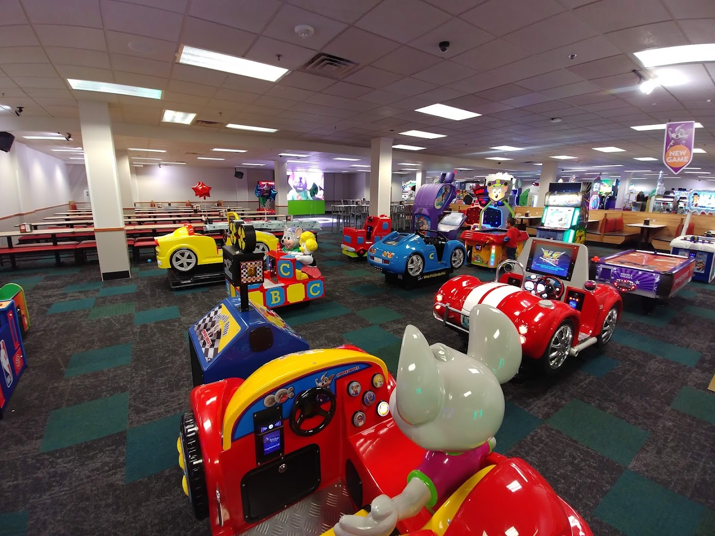 Chuck E. Cheese photo 2