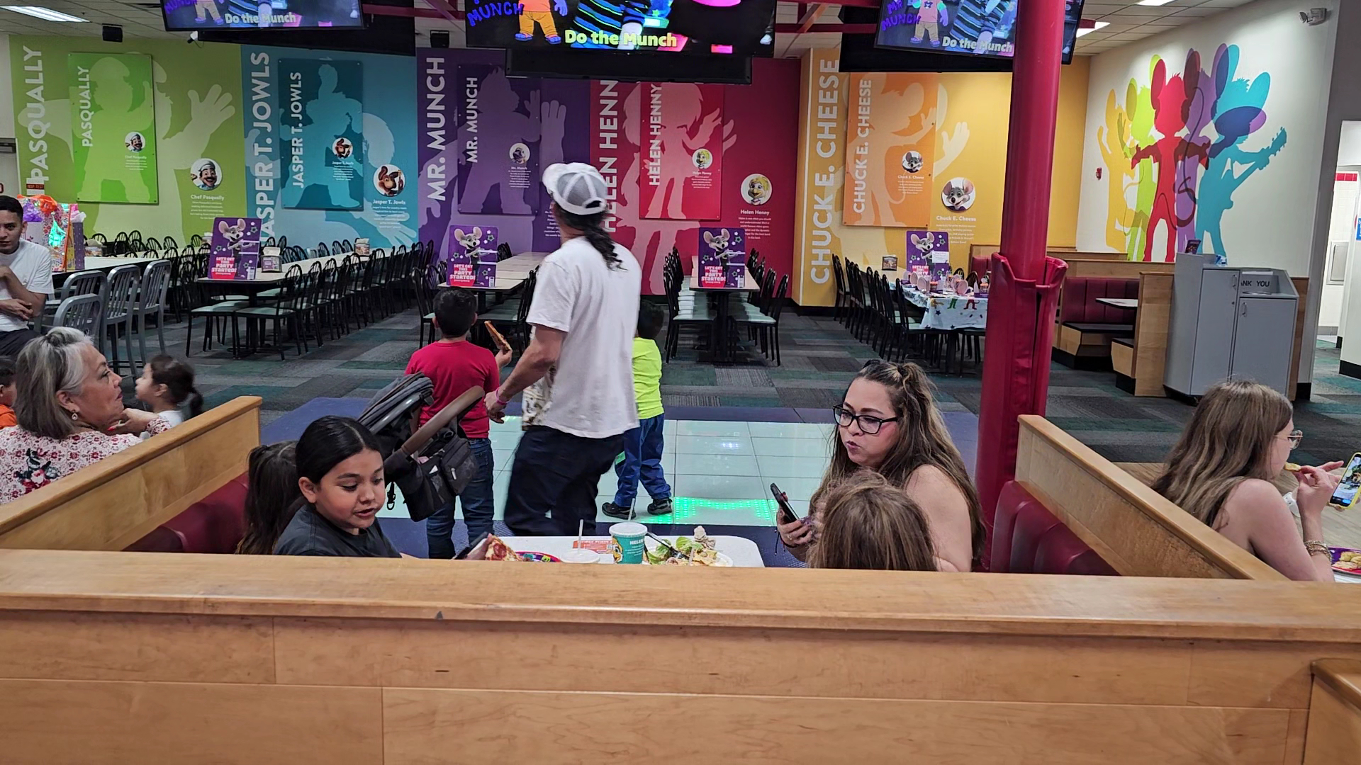 Chuck E. Cheese photo 2